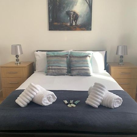 Absolute Stays In Sherwood- Nottingham Castle- Capital Fm Arena Nottingham- Contractors-Free Wifi- Free Parking- Long And Short Stays- Families-East Midlands Airport-Trent Bridge-Actors-Aria Court- Mansfield Eksteriør bilde